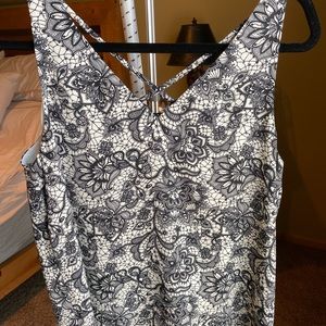 Sleeveless like new Express top